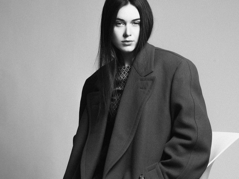 Sarah, model in Paris — picture 10