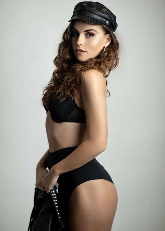 KARYNA, model in Milan — picture 16