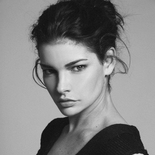 Camille, model in Paris — picture 7