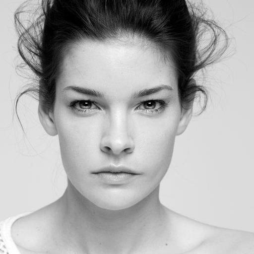 Camille, model in Paris — picture 9