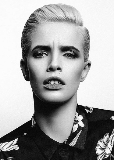 LARISA, model in Milan — picture 1