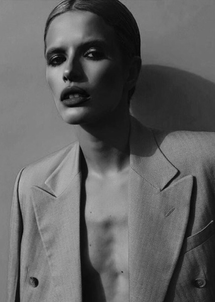 LARISA, model in Milan — picture 41