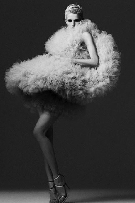 LARISA, model in Milan — picture 5