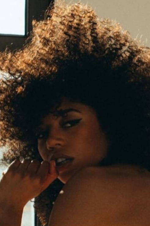GLEIZIELI, model in Milan — picture 11