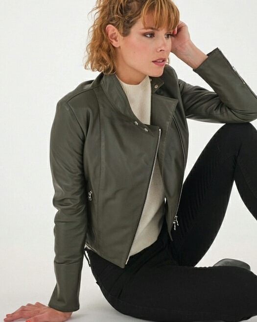 Solène, model in Paris — picture 4