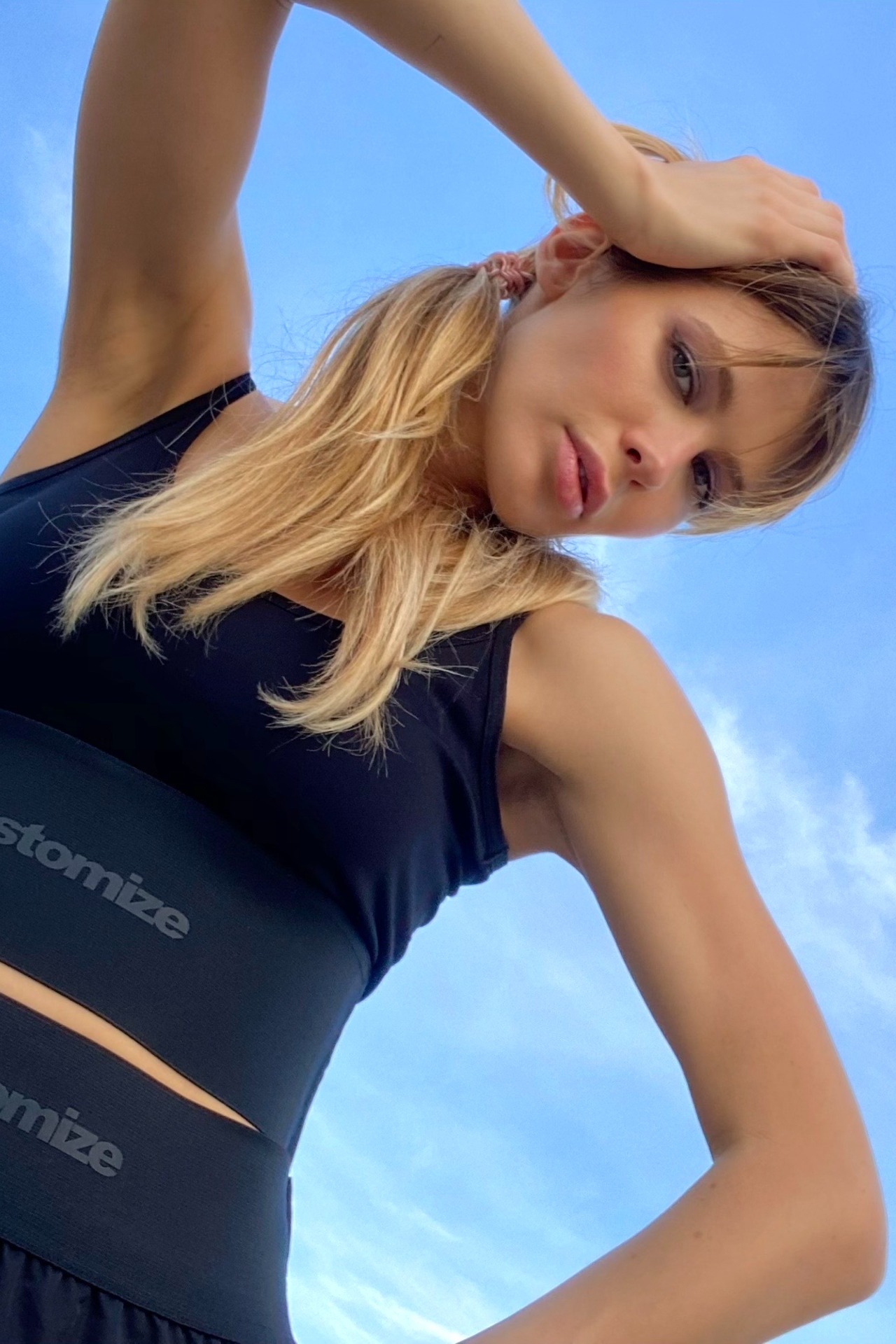 Karina, model in Milan — picture 30
