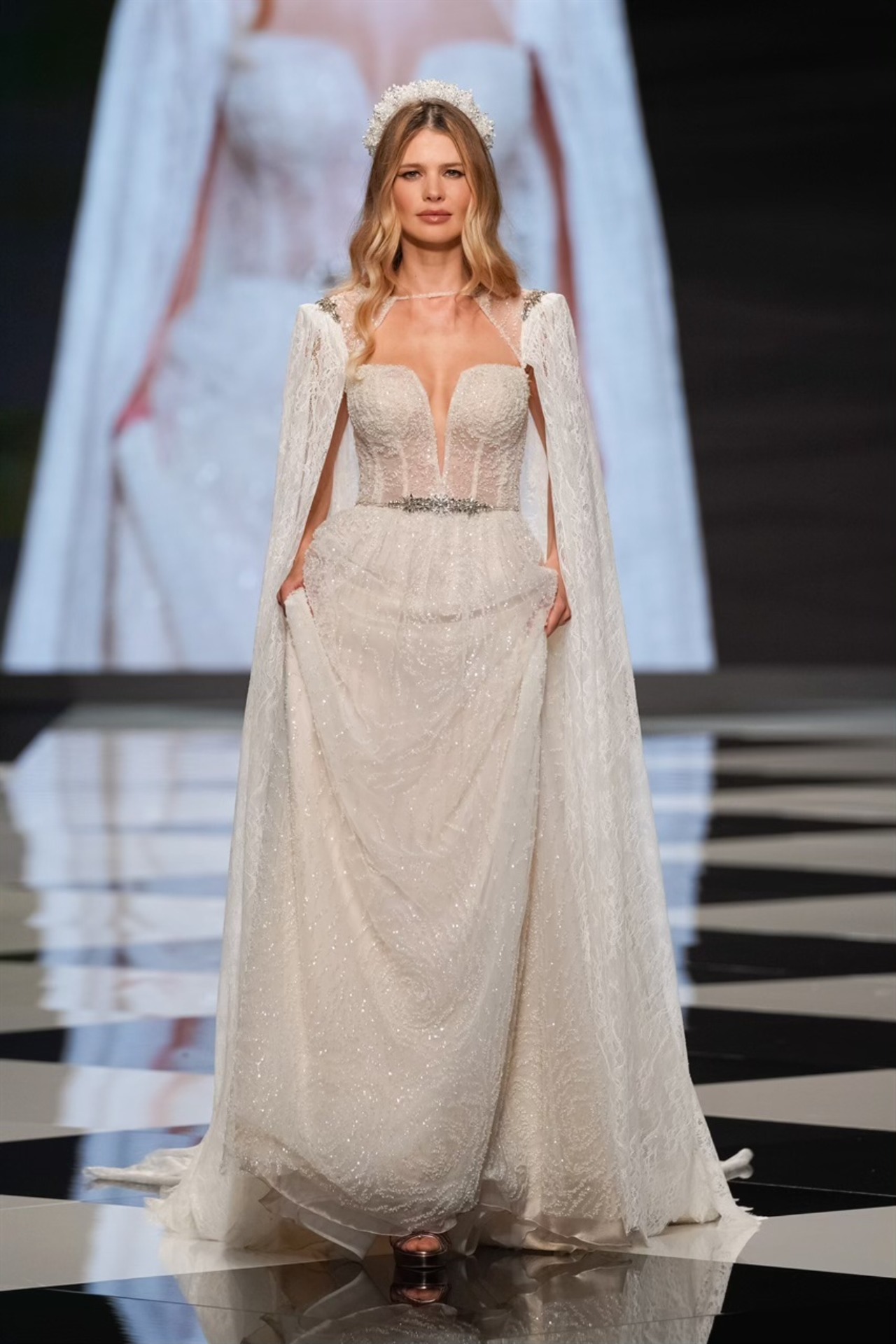 Karina, model in Milan — picture 77