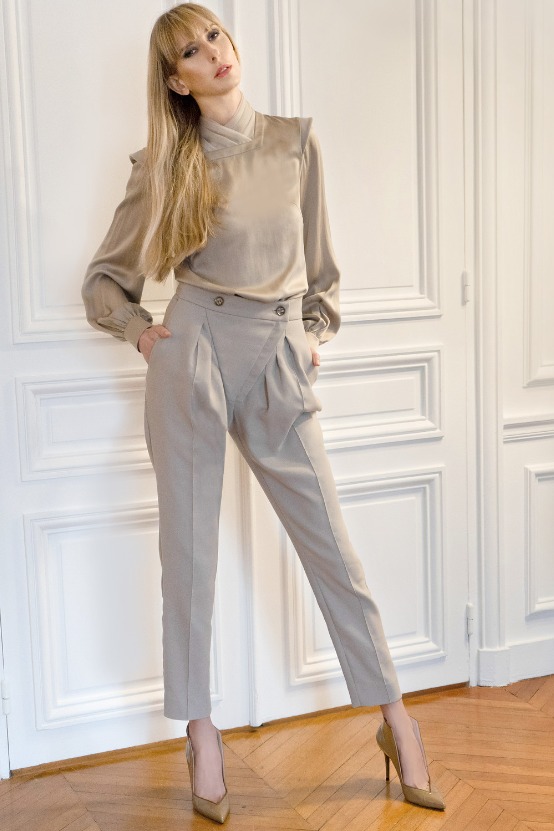 Yulia, model in Paris — picture 3