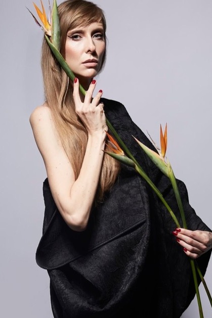 Yulia, model in Paris — picture 4