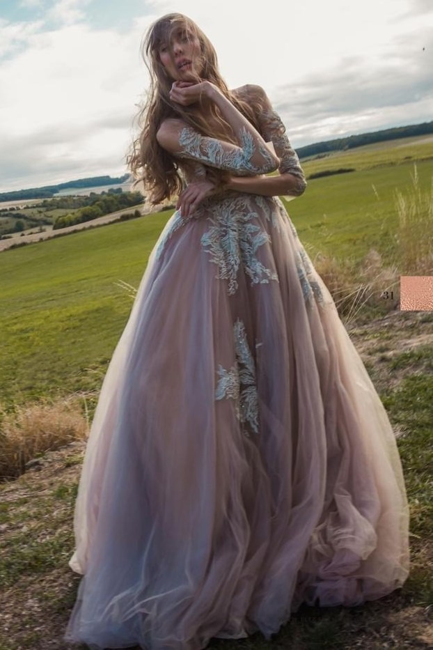 Yulia, model in Paris — picture 7