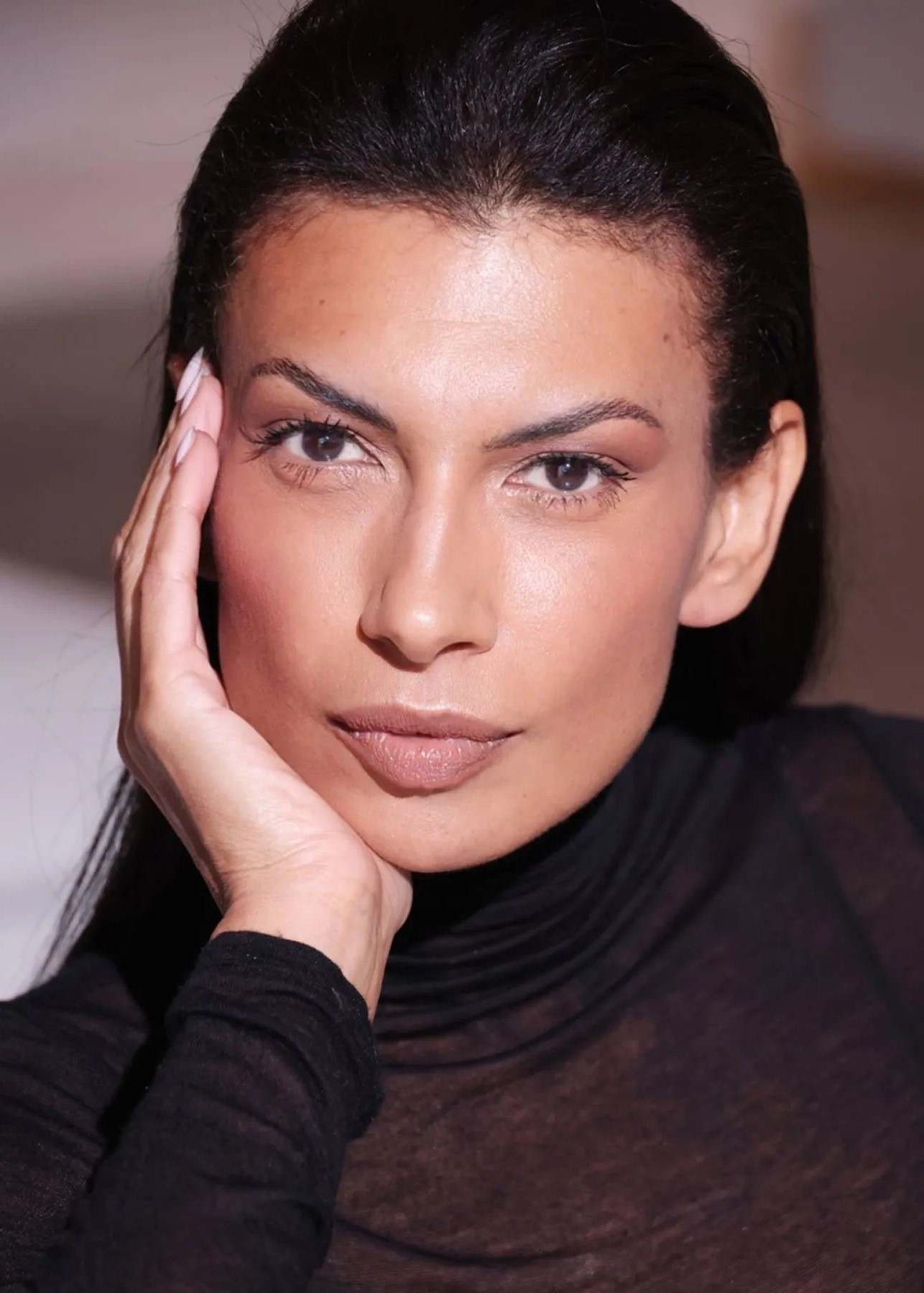 Sarah, model in Paris — picture 1