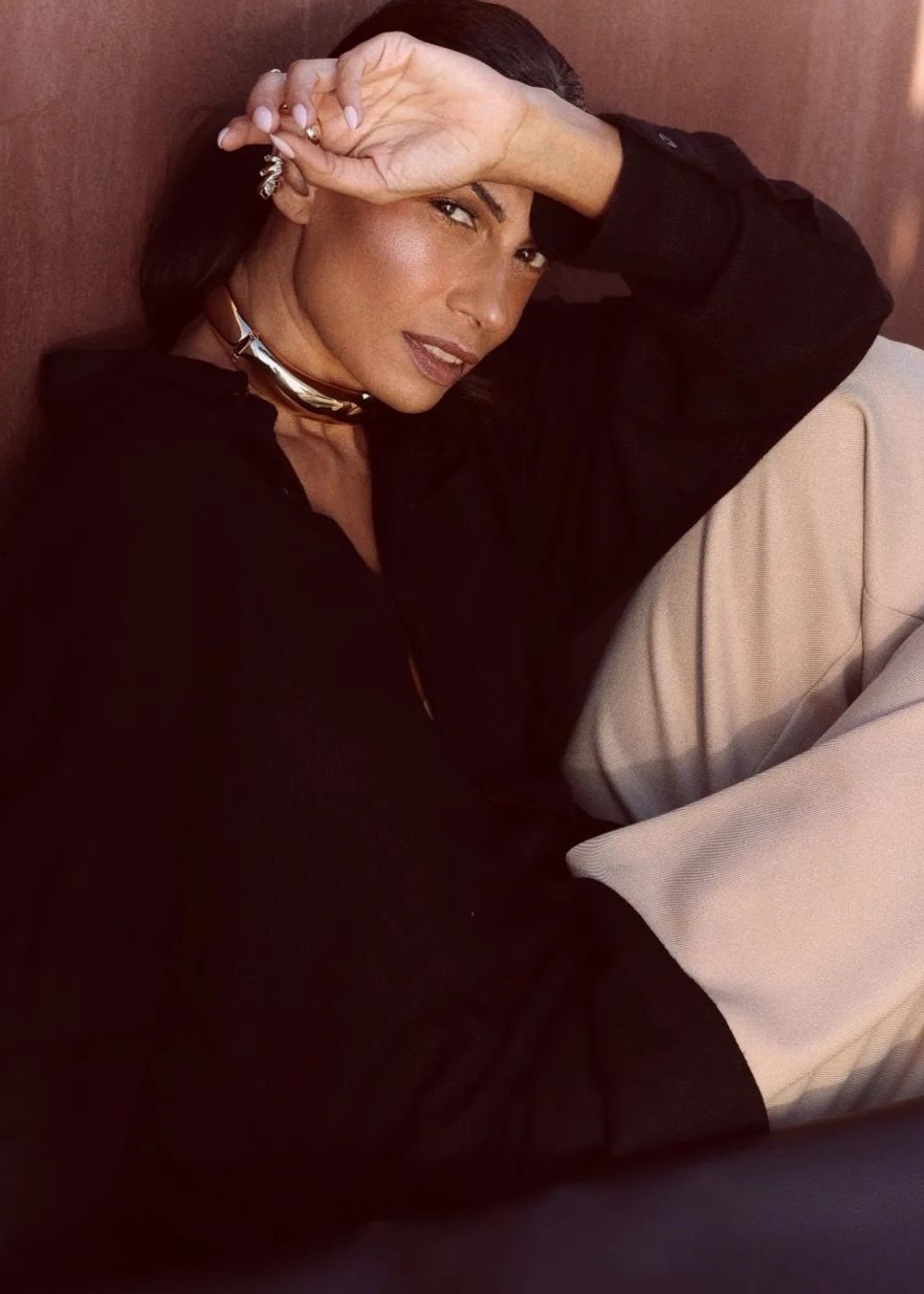 Sarah, model in Paris — picture 3