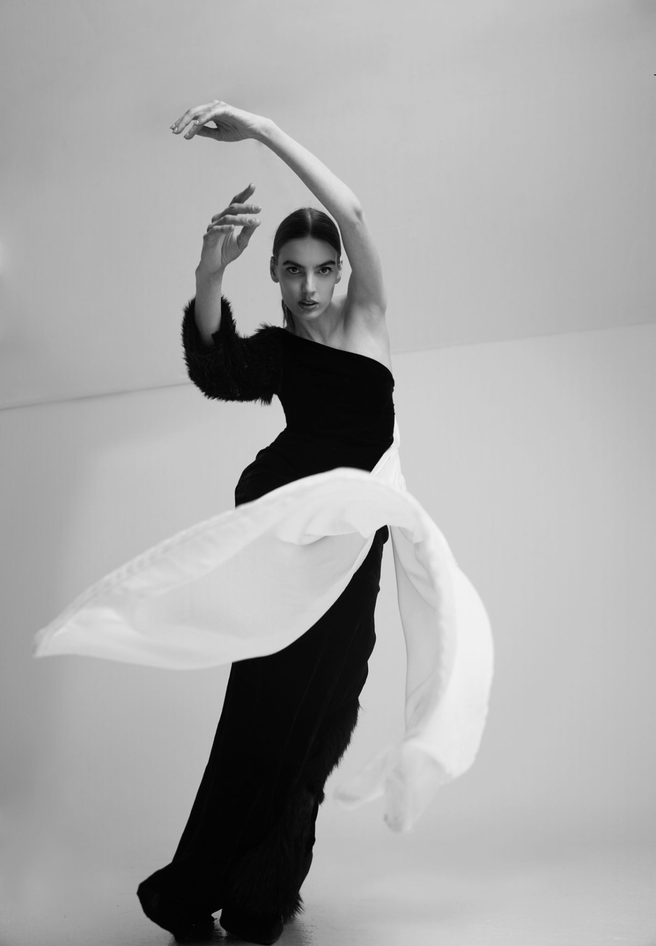 NICOLE, model in Milan — picture 11