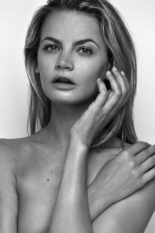 Clemence, model in Paris — picture 11