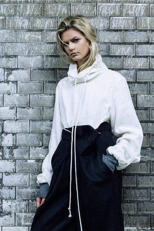 Clemence, model in Paris — picture 3