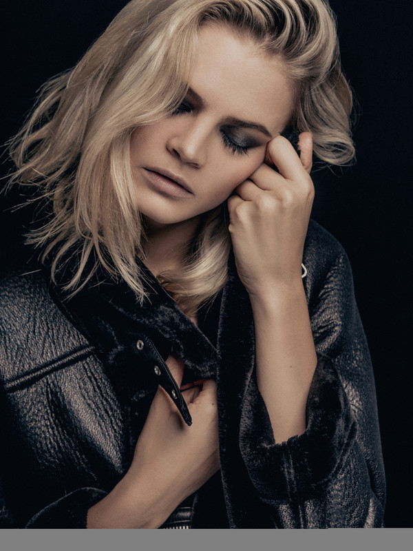 Clemence, model in Paris — picture 7