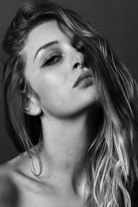 PAULA, model in Milan — picture 12