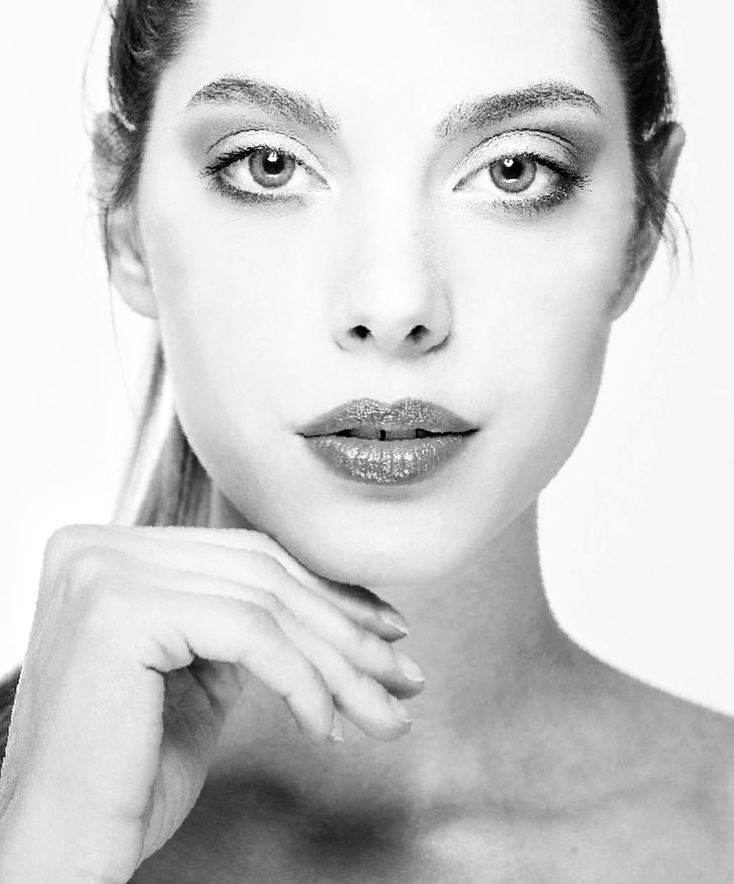 Giulia, model in Milan — picture 1