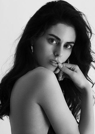 Ophélie, model in Paris — picture 18