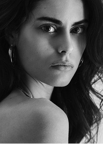 Ophélie, model in Paris — picture 19