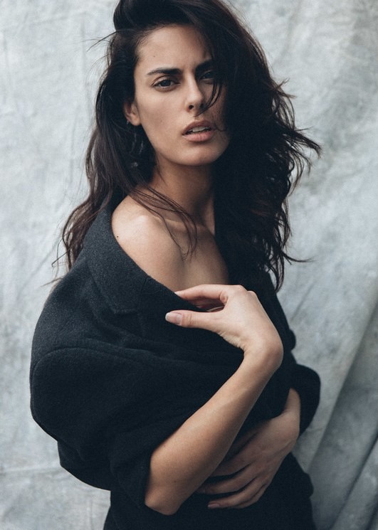Ophélie, model in Paris — picture 4