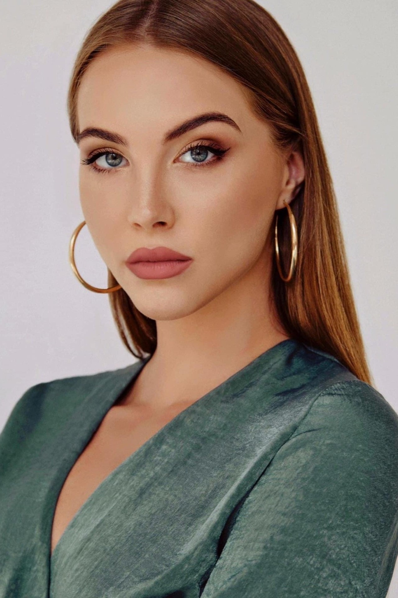 Polina, model in Milan — picture 2