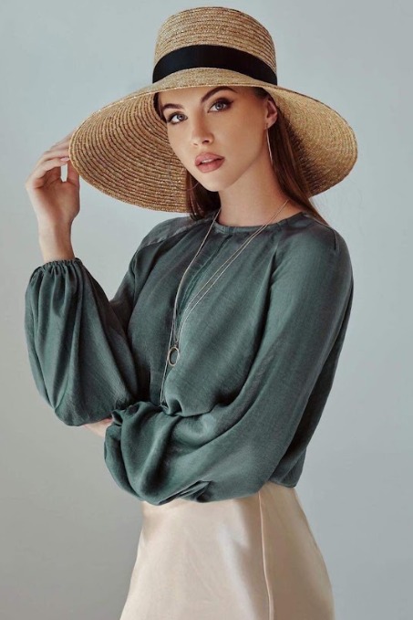 Polina, model in Milan — picture 14