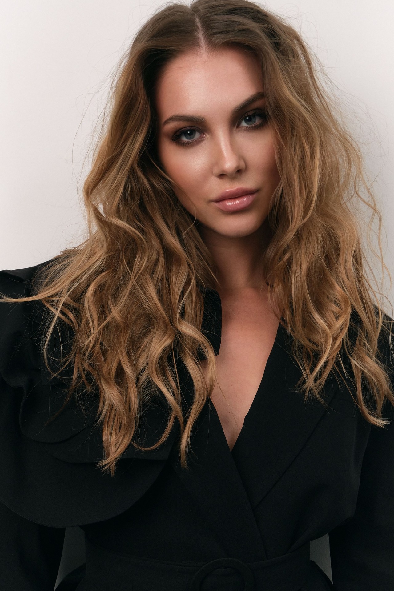 Polina, model in Milan — picture 15