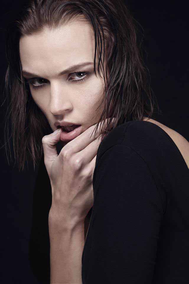 Nathalie, model in Paris — picture 5