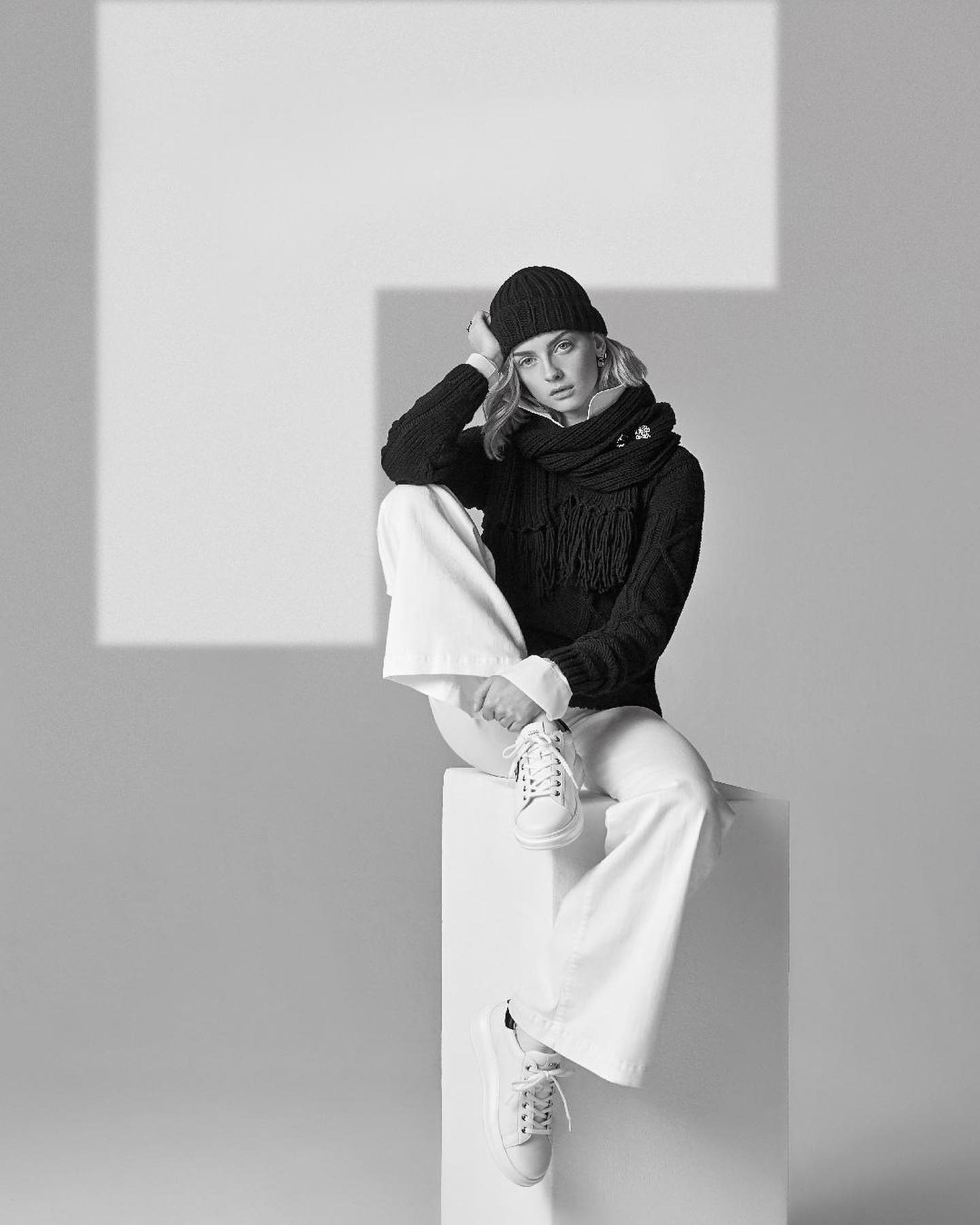 Mathilde, model in Paris — picture 23