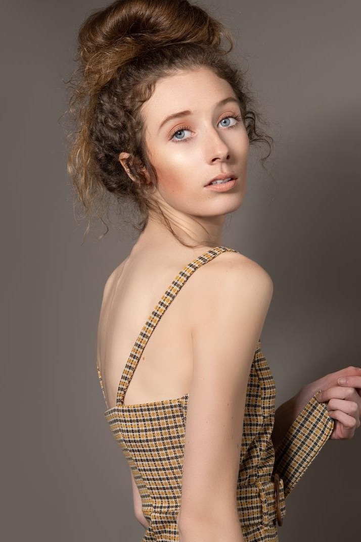 Lucie , model in Paris — picture 3