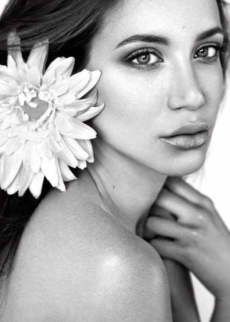 Nora, model in London — picture 5