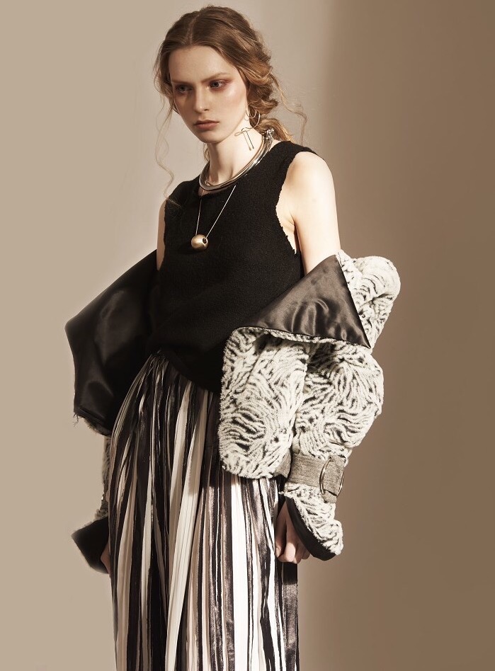 Agnieszka, model in Paris — picture 25