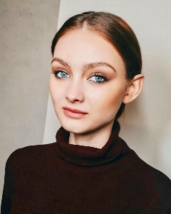 Diana, model in Paris