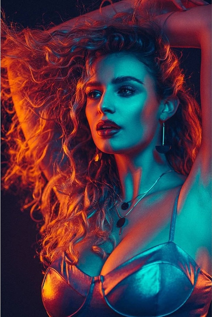Isabelle, model in London — picture 4