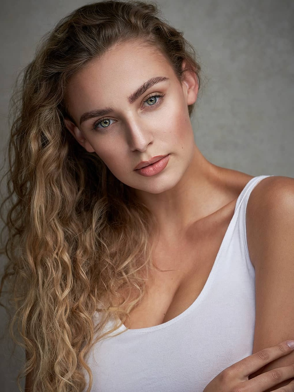 Isabelle, model in London — picture 9