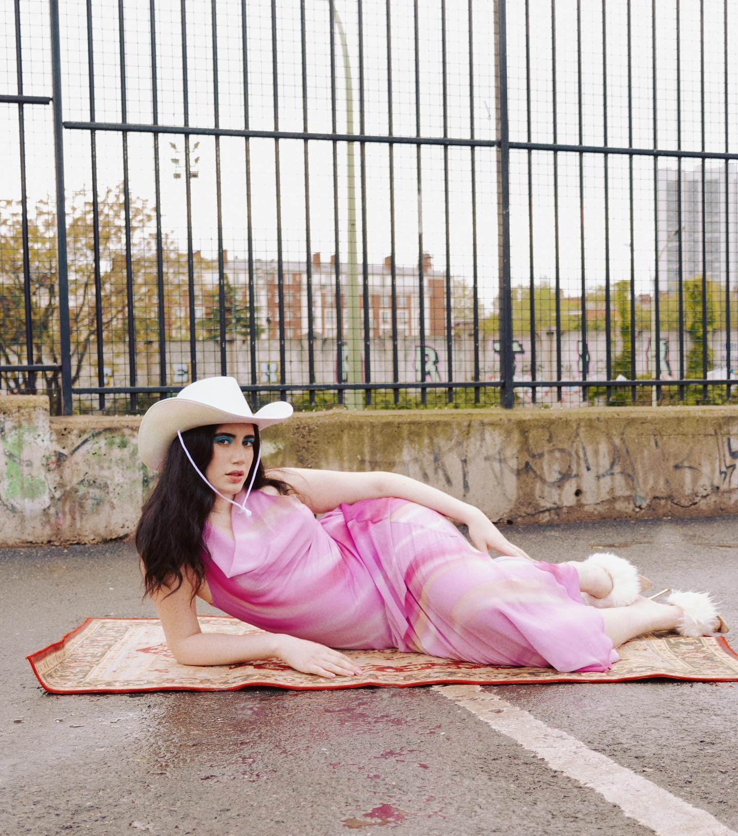 Yasmine, model in Paris — picture 3