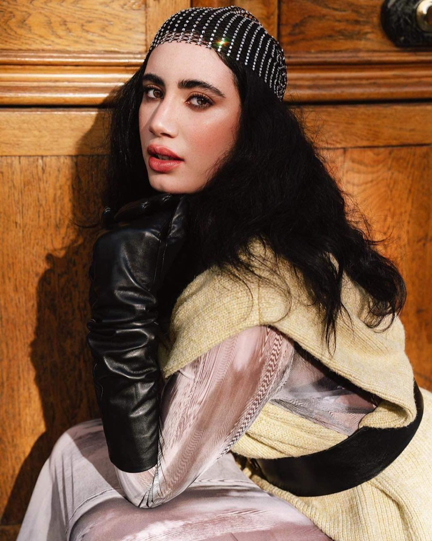 Yasmine, model in Paris — picture 6
