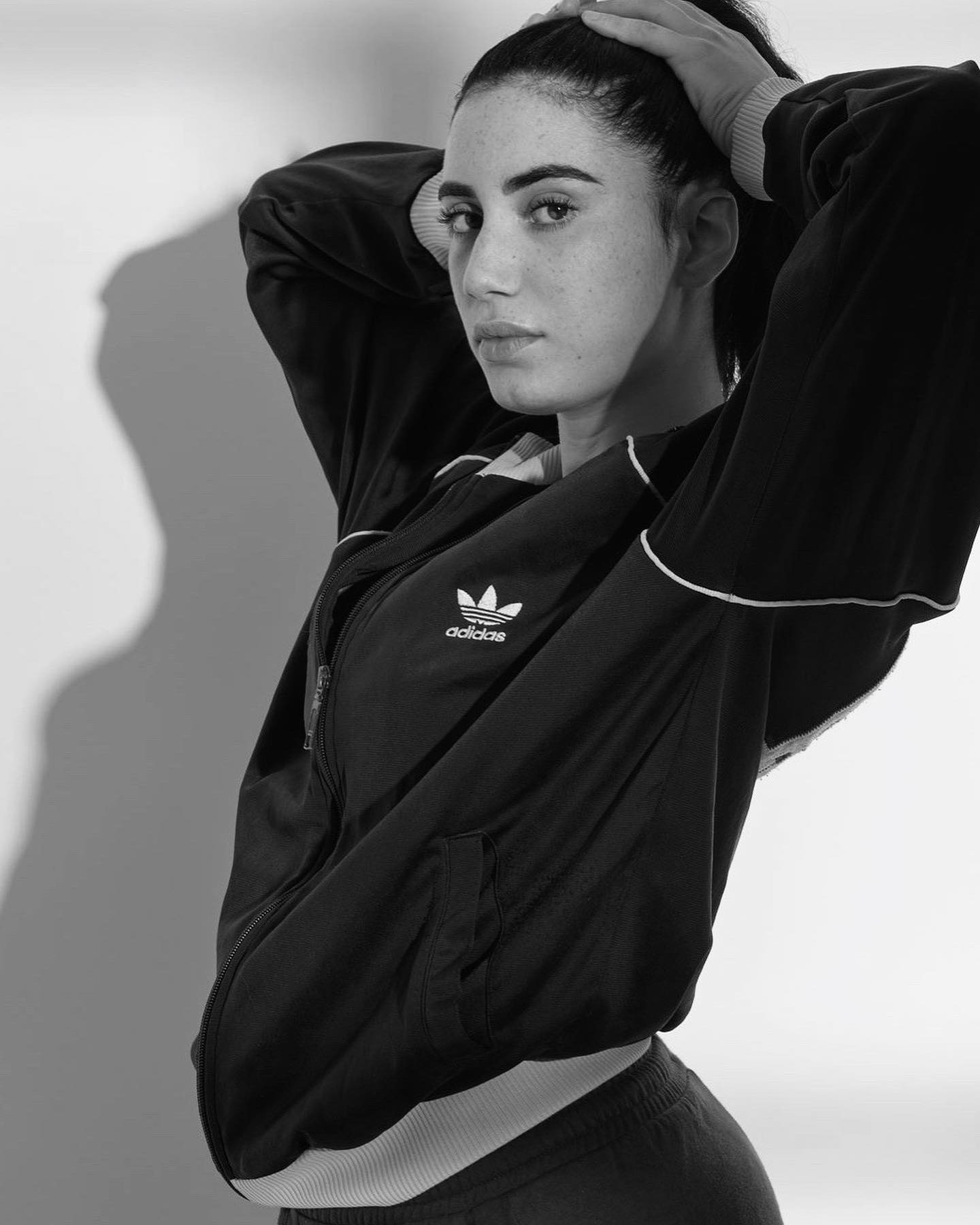 Yasmine, model in Paris — picture 10