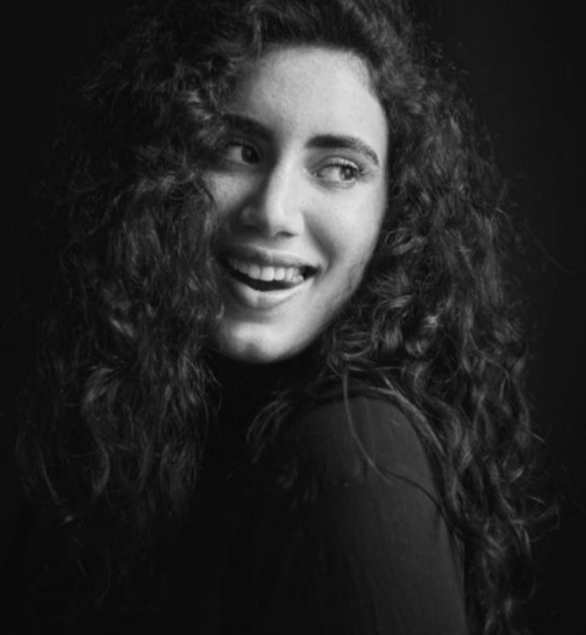 Yasmine, model in Paris — picture 13