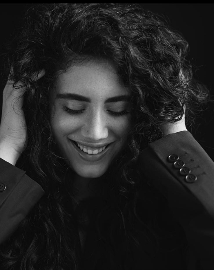 Yasmine, model in Paris — picture 14