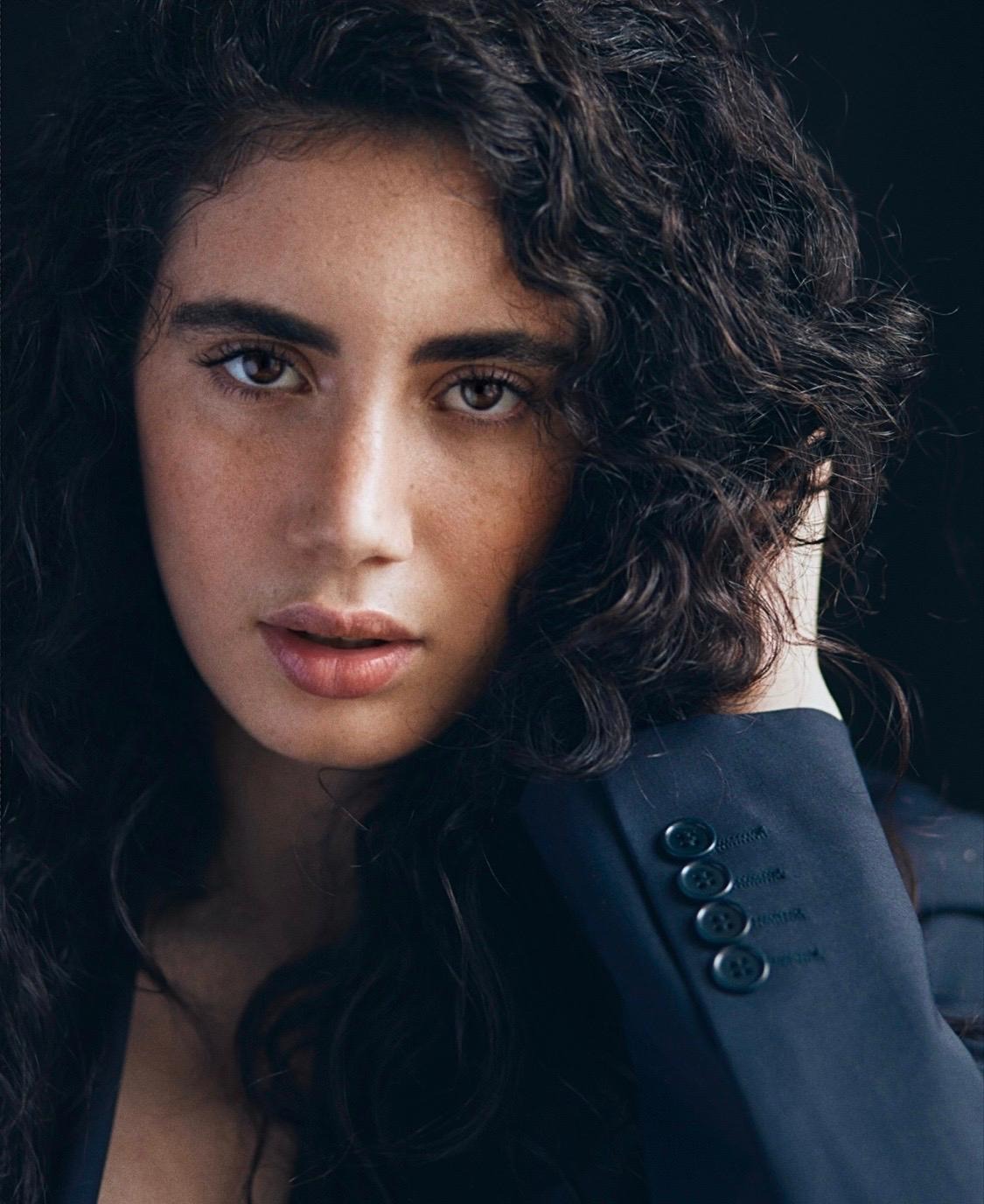 Yasmine, model in Paris — picture 15