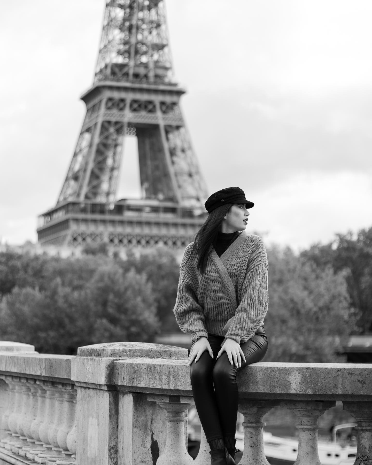 Yasmine, model in Paris — picture 16