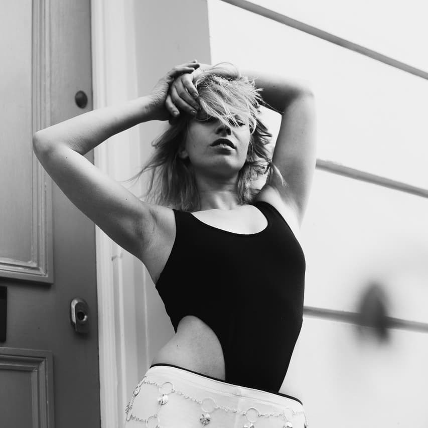 Ausrine, model in London — picture 18