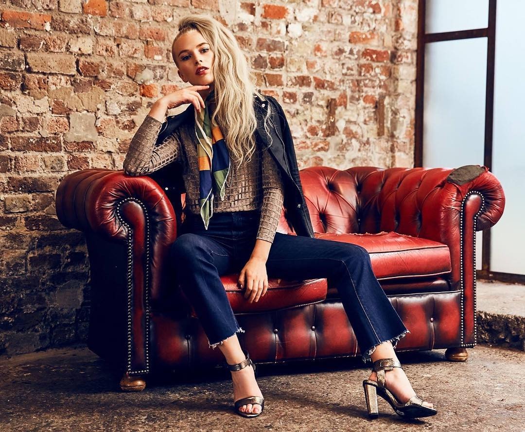 Ausrine, model in London — picture 31