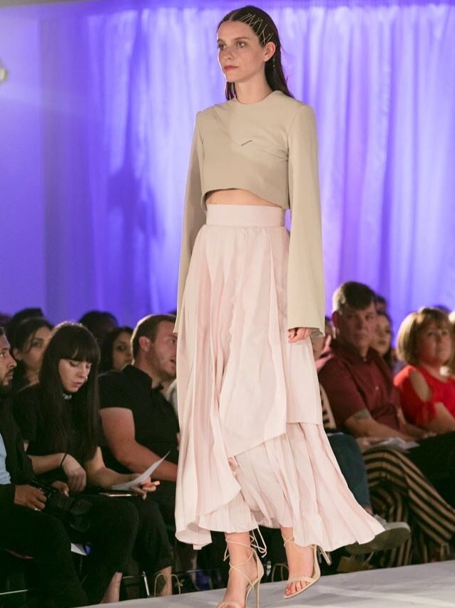 Julia, model in London — picture 36