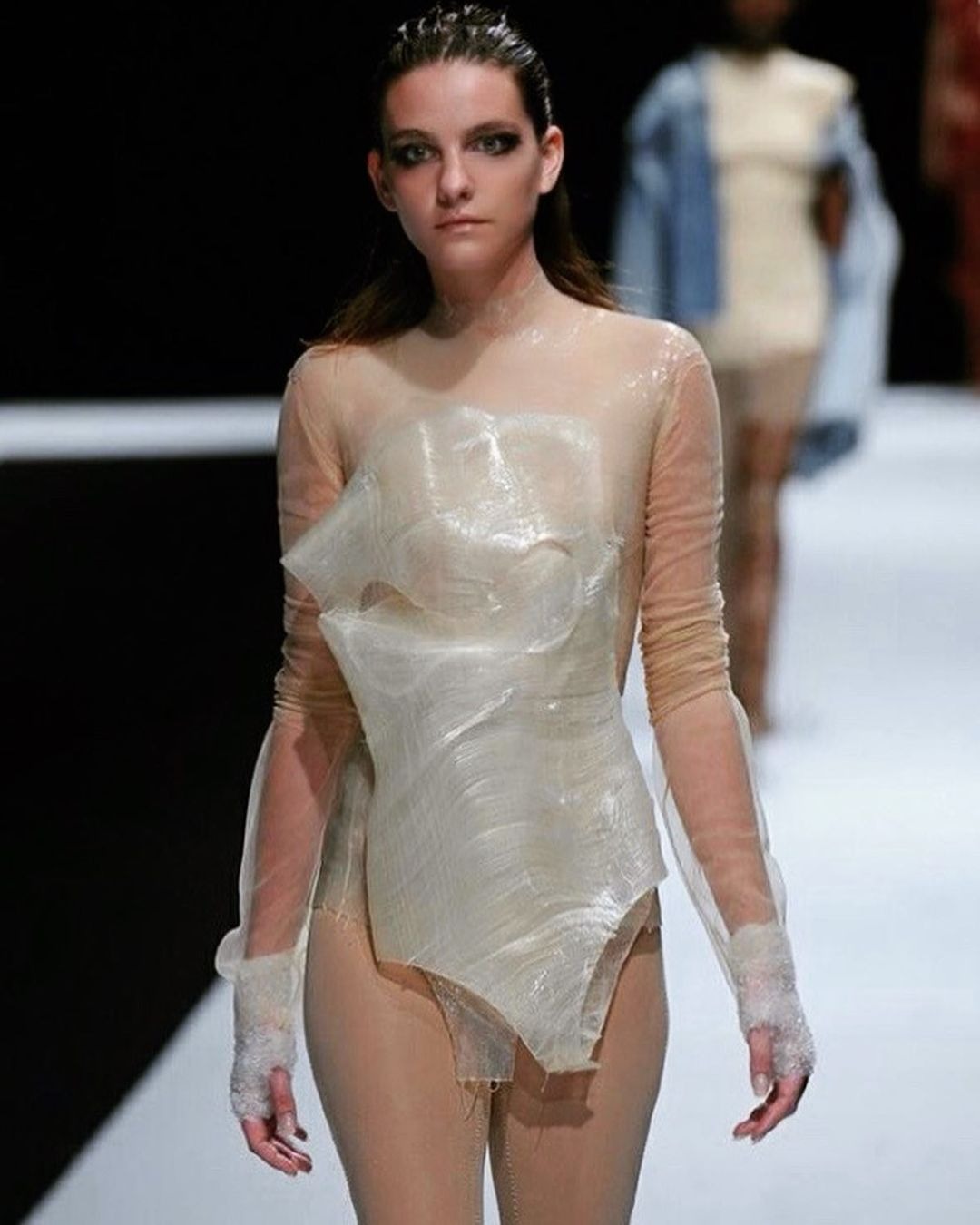 Julia, model in London — picture 38