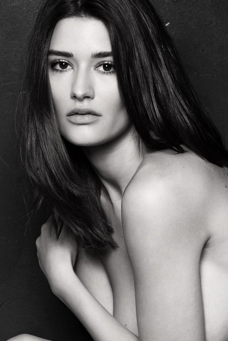 Kseniya, model in Paris — picture 1
