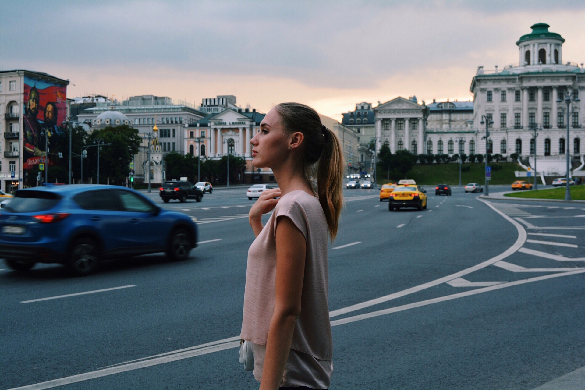 Viktoria, model in Paris — picture 3