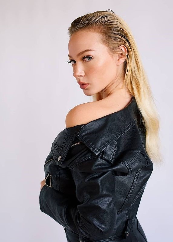 Shannon, model in New York — picture 9